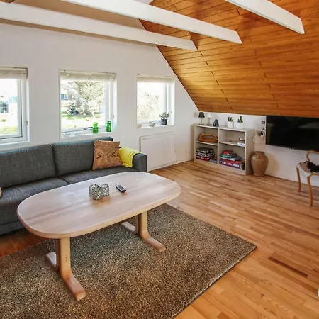 Holiday home 4 Bedroom Lovely In Samso